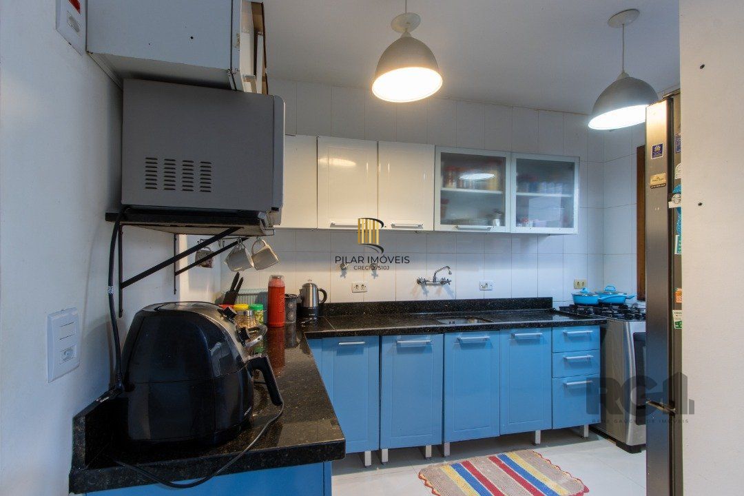 Excelente oportunidade de casa à venda em condomínio fechado no Reserva Guarujá, localizado na Avenida da Serraria em Porto Alegre.