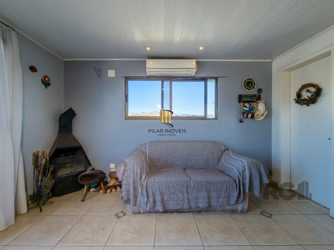 Cobertura, 2 quartos, 1 suite, dependência de empregada, 1 vaga de garagem, bairro Partenon