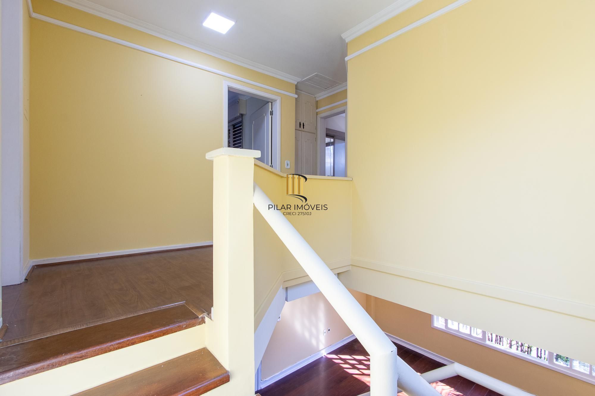 Casa condomínio, no bairro Tristeza, 175,17m² área privativa,03 dormitórios 01 suíte e 02 vagas!