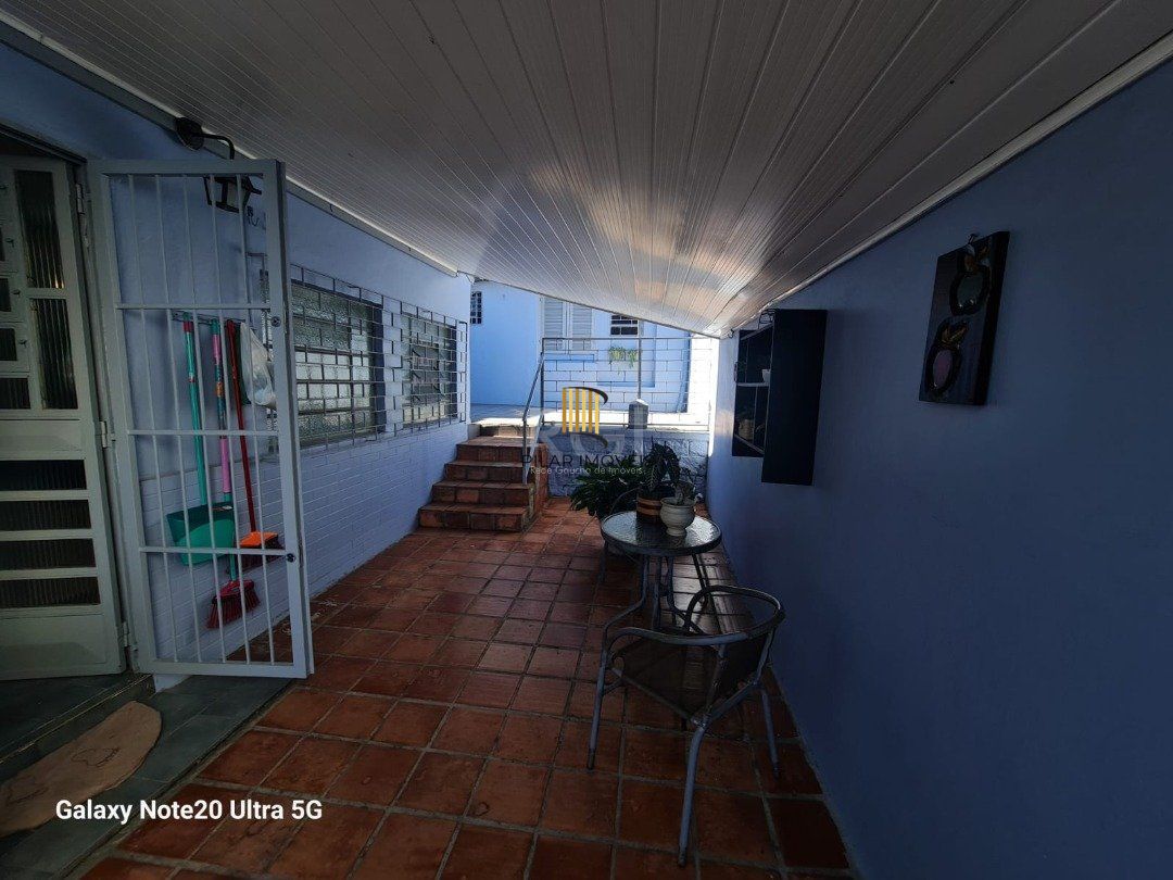 Casa 3 dormitórios no bairro Nonoai