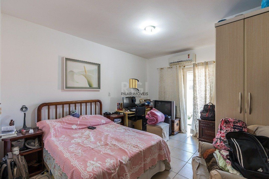 Casa para Venda - 124m², 2 dormitórios, sendo 1 suites, 2 vagas - Hípica
