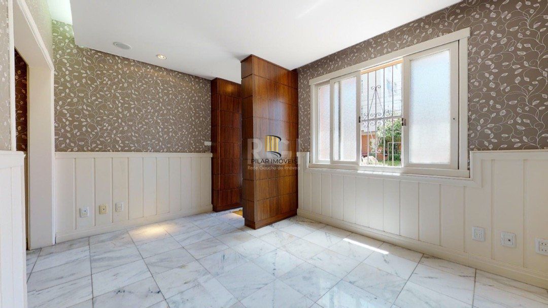 Casa para Venda - 130m², 3 dormitórios, sendo 1 suites, Cidade Baixa