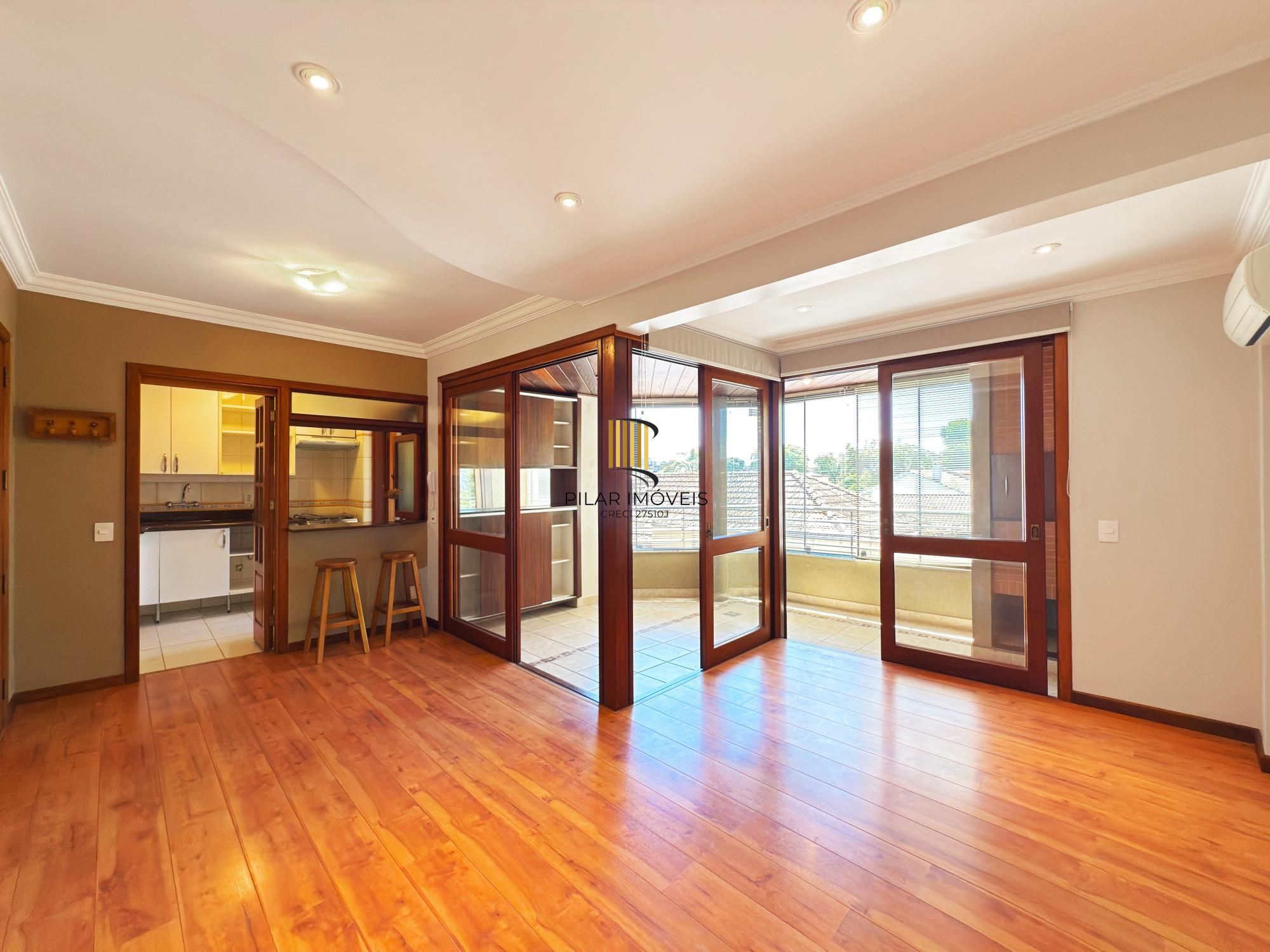 Apartamento desocupado, 2 quartos (1 suite), 2 vagas - Bairro Tristeza