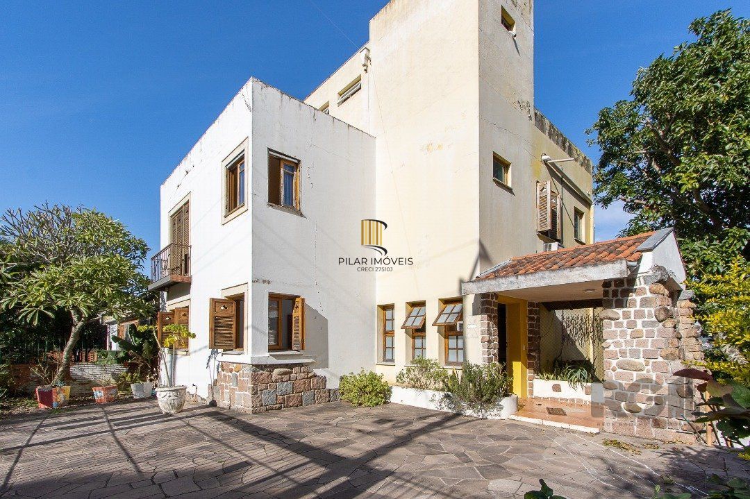 Casa para Venda - 380m², 4 dormitórios, sendo 1 suites, 4 vagas - Vila Assunção