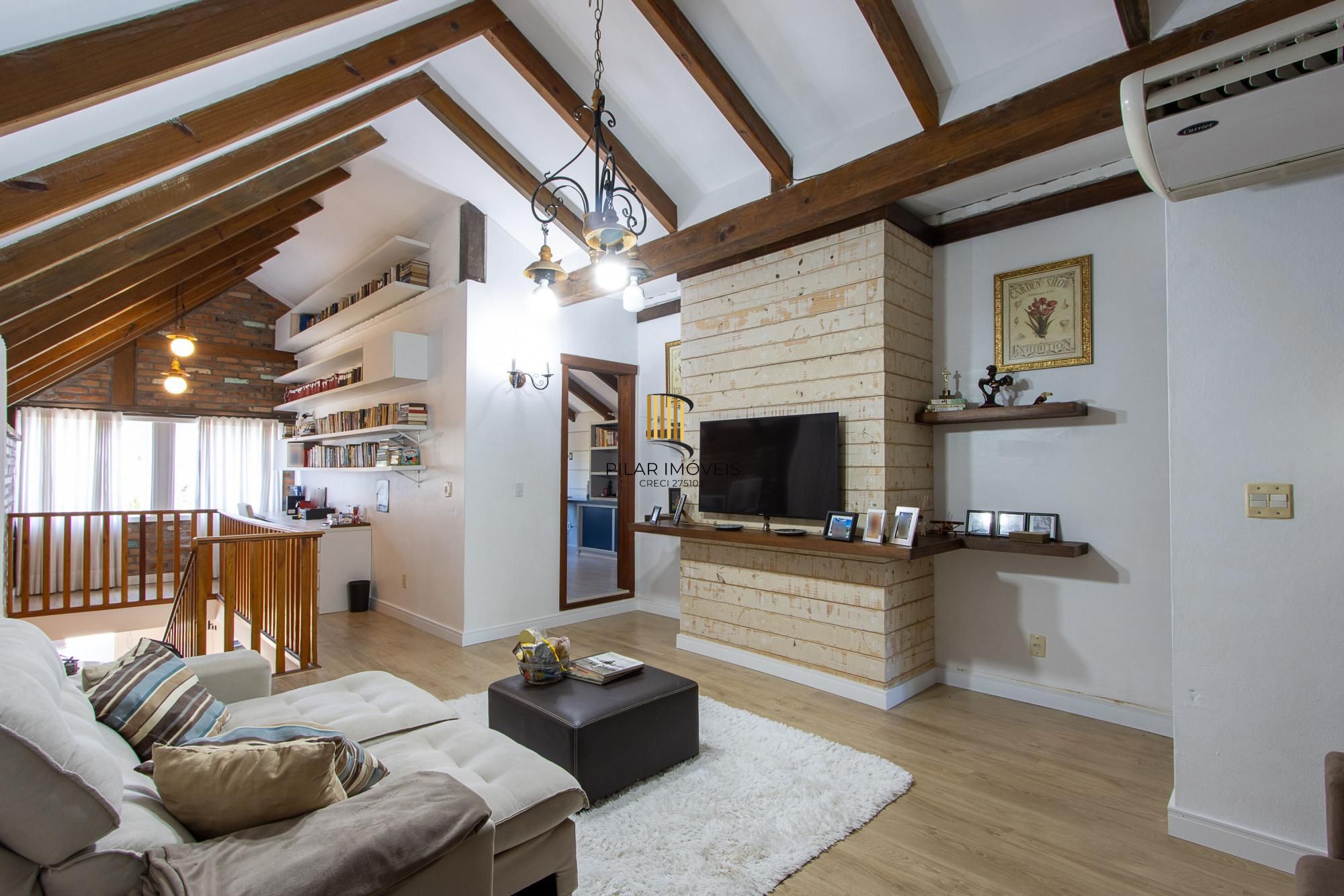 Casa 4 suites no Terra Ville, com home office, estar íntimo, 4 vagas e piscina.