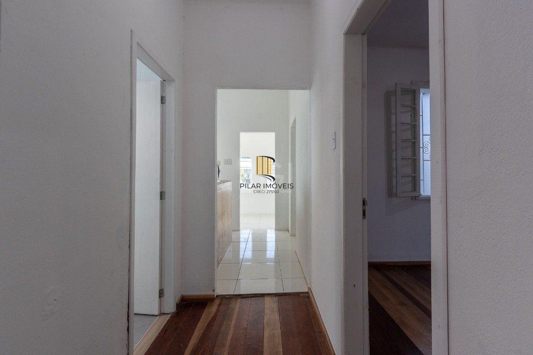 Casa para Venda - 180.2m², 3 dormitórios, 3 vagas - Medianeira