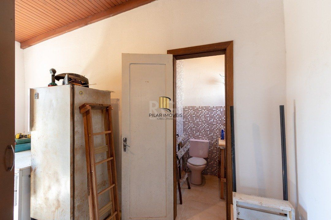 Sobrado para Venda - 356.93m², 4 dormitórios, sendo 2 suites, 4 vagas - Tristeza