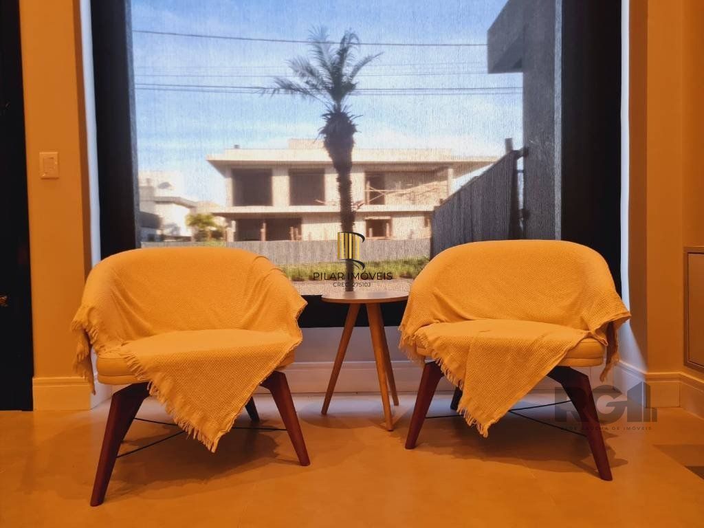  Composta por quatro amplas suítes, sendo duas delas no estilo americano, ela oferece a harmonia perfeita entre privacidade e sofisticação. O andar 