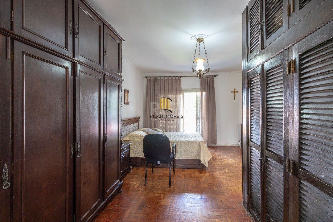 Casa para Venda - 280m², 3 dormitórios, sendo 1 suites, 2 vagas - Nonoai