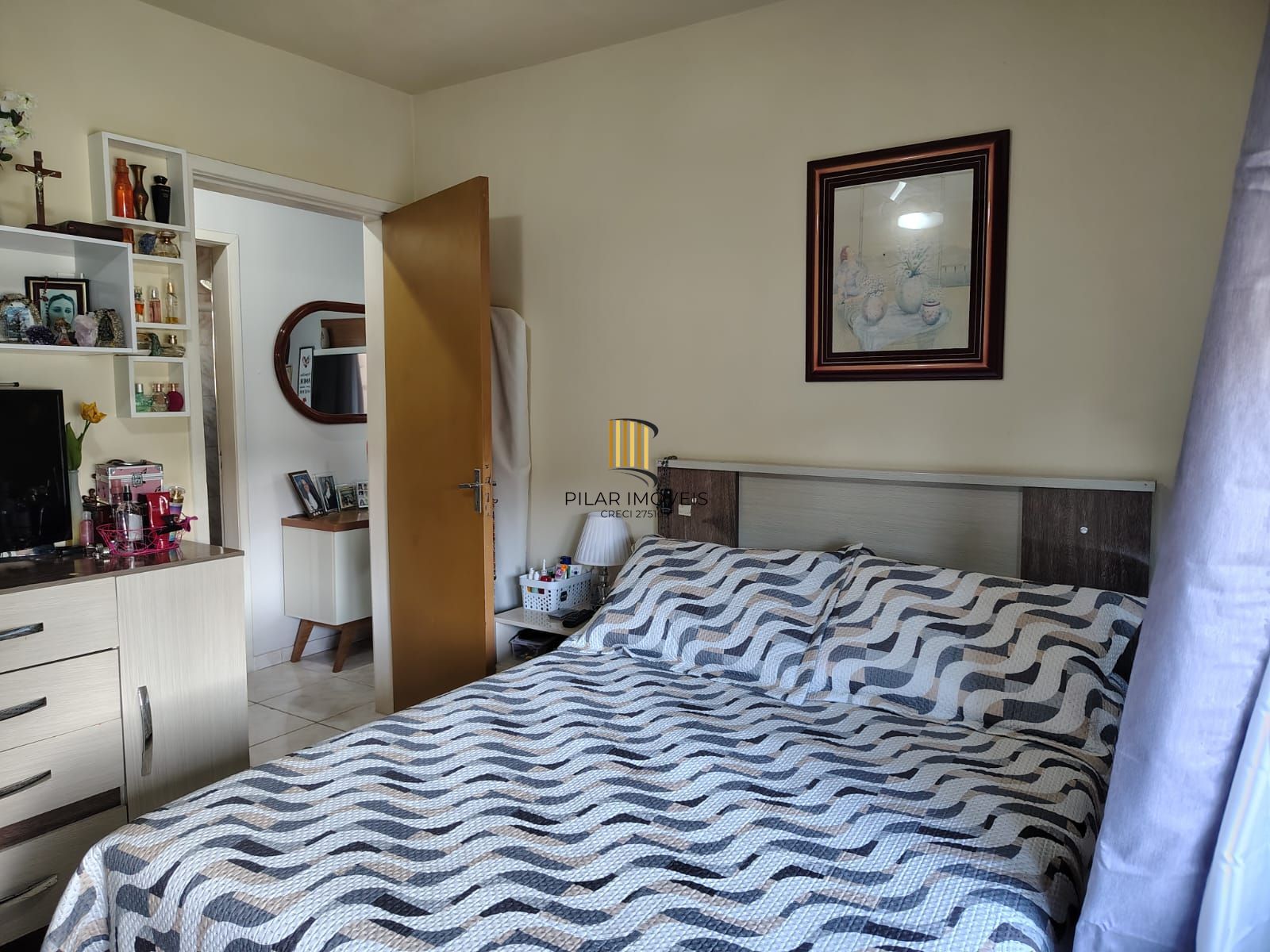 Apartamento de 2 dormitórios, 1 vaga, no bairro Camaqua.