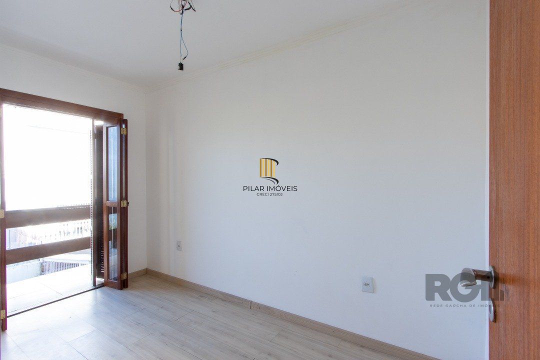 Casa para Venda - 120m², 3 dormitórios, sendo 1 suites, 1 vaga - Guarujá