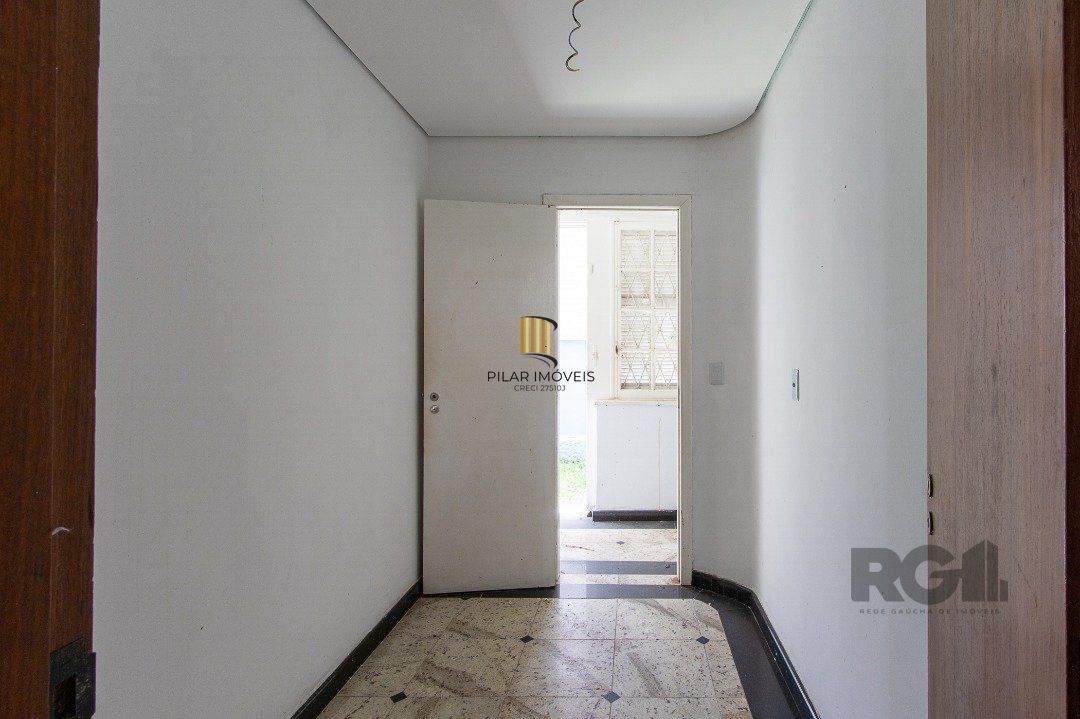 Casa 3 dormitórios no bairro Floresta