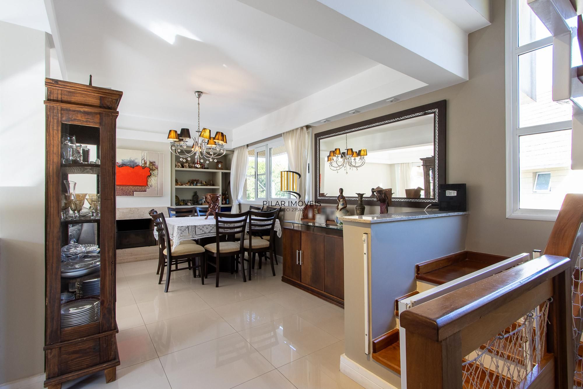 Casa condomínio | 3 dormitórios | 1 Suíte | 240,82 Privativos | 2 Vagas | Bairro Teresópolis