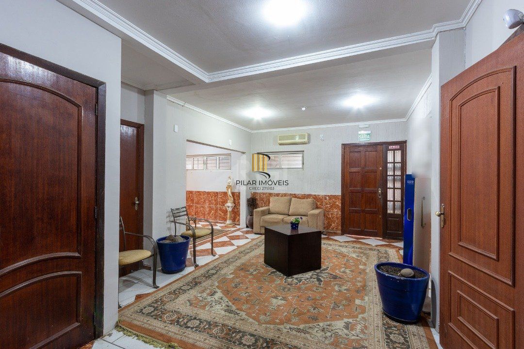 Sobrado para Venda - 300m², 3 dormitórios, sendo 1 suites, 3 vagas - Cavalhada