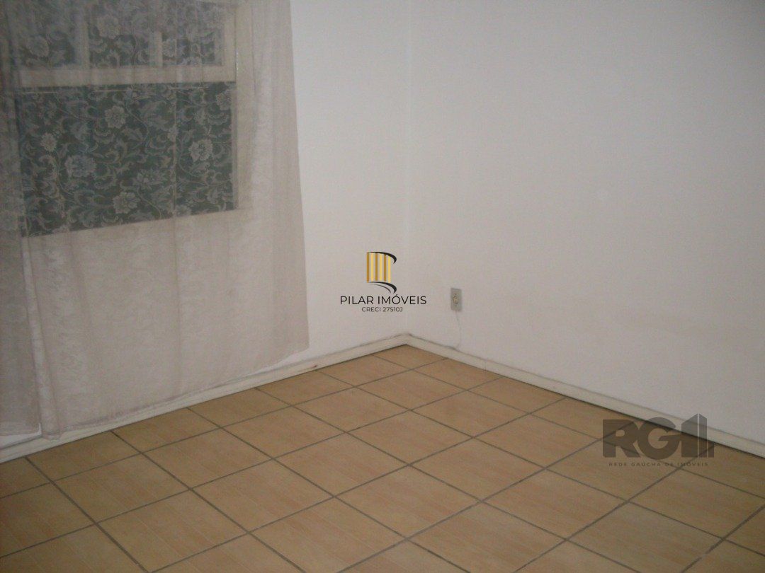 Casa comercial térrea na Av. Aparício Borges - Bairro Teresópolis