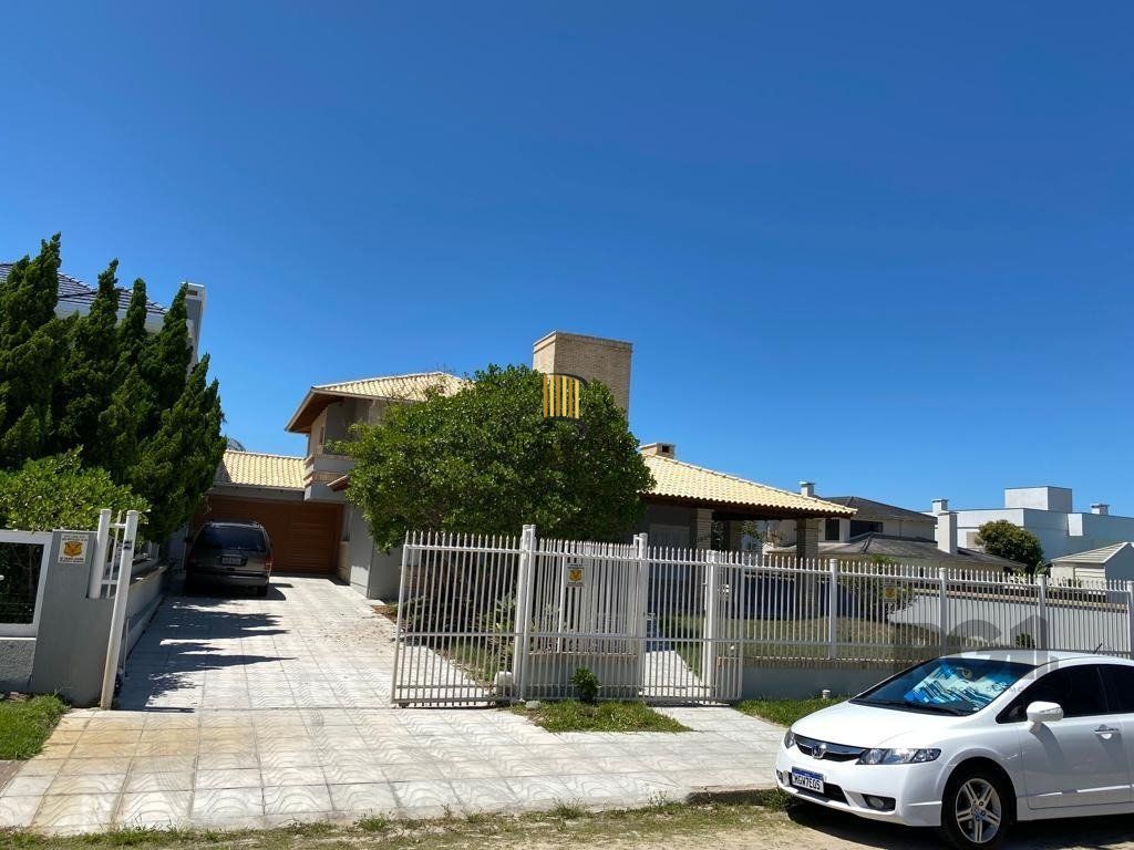 Casa 5 dormitórios no bairro Atlântida - Pilar Imóveis