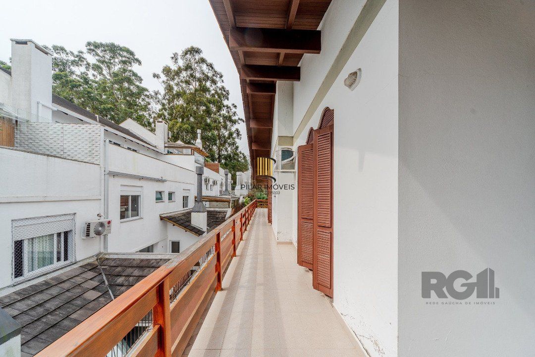 Casa para Venda - 646m², 4 dormitórios, sendo 2 suites, 4 vagas - Jardim Isabel
