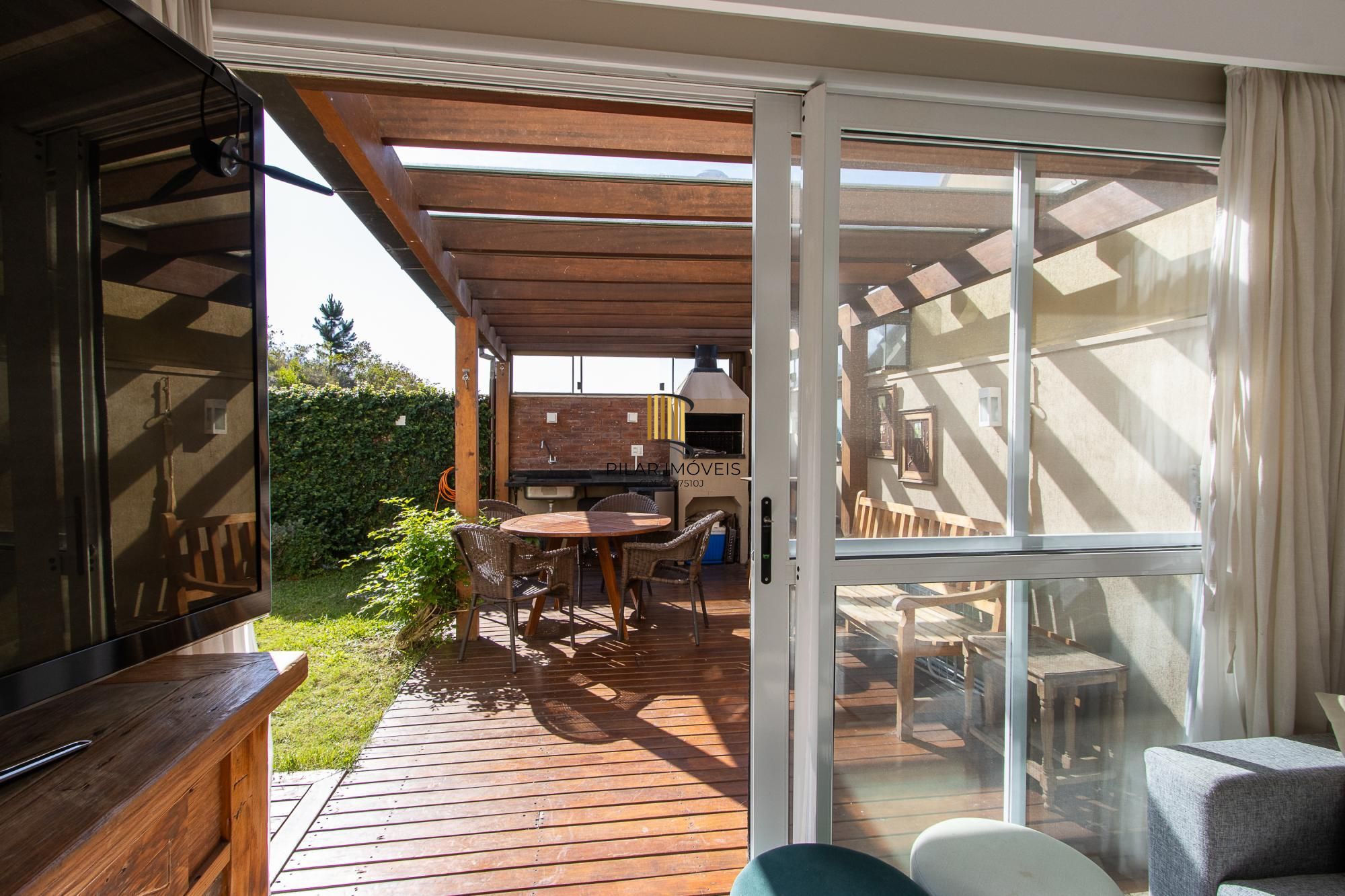 Casa condomínio | 3 dormitórios | 1 Suíte | 240,82 Privativos | 2 Vagas | Bairro Teresópolis