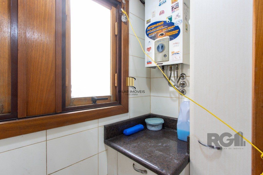 Apartamento semi mobiliado de 3 quartos com suíte no bairro Tristeza junto ao Colégio Mãe de Deus