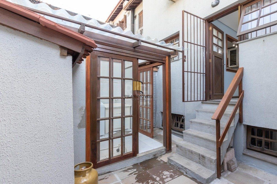 Casa Condominio para Venda - 175m², 3 dormitórios, sendo 1 suites, 4 vagas - Tristeza