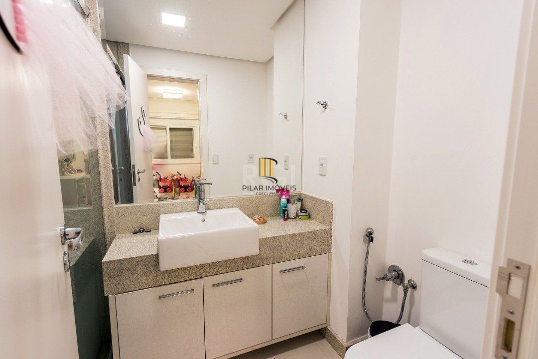 Cobertura para Venda - 319.17m², 3 dormitórios, sendo 3 suites, 4 vagas - Cristal