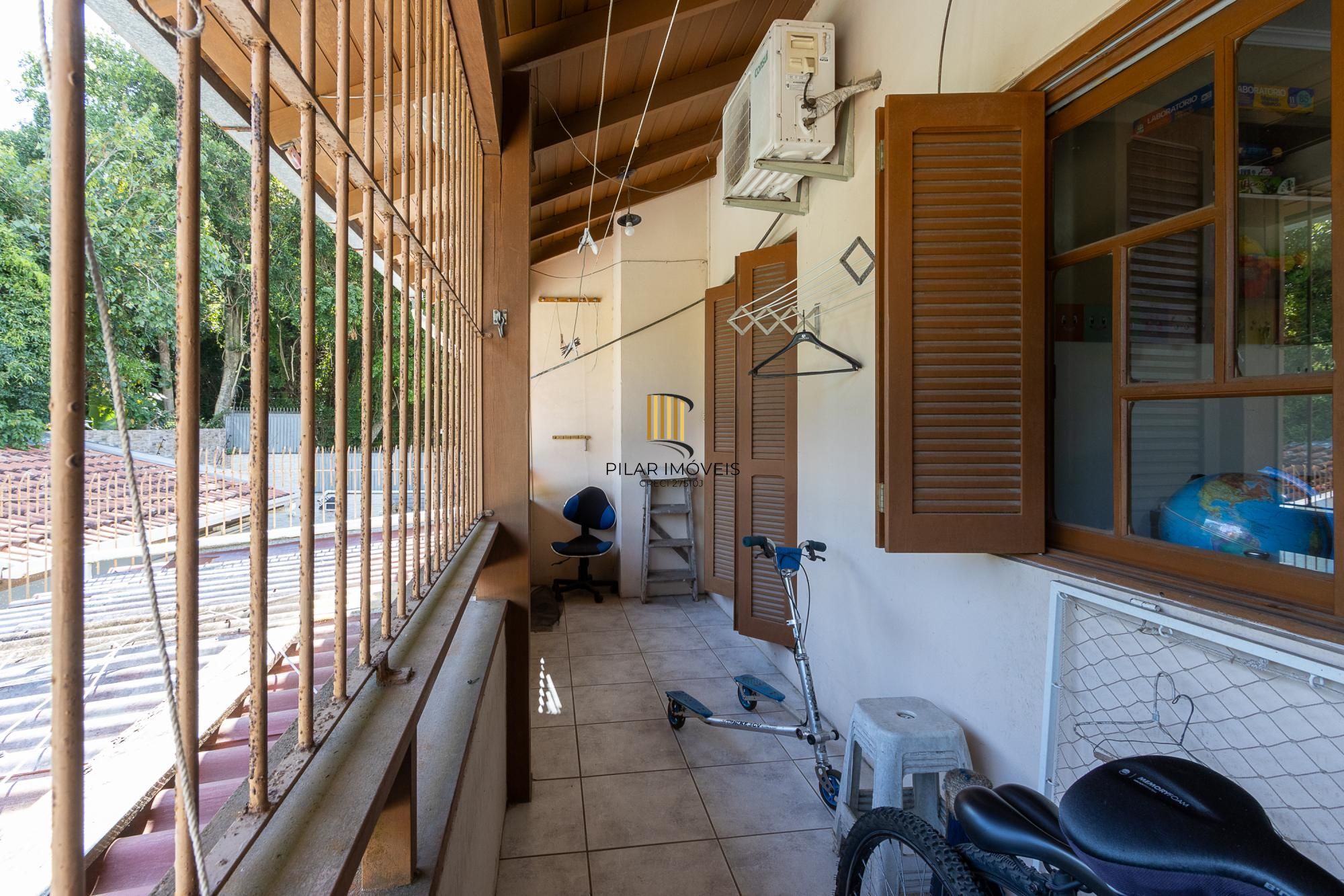 Casa 3 dormitórios no bairro Espírito Santo