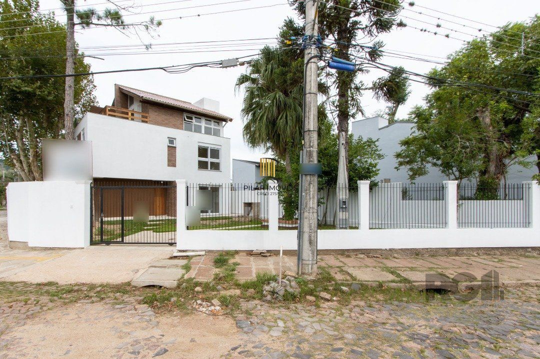 Casa 2 dormitórios no bairro Guarujá