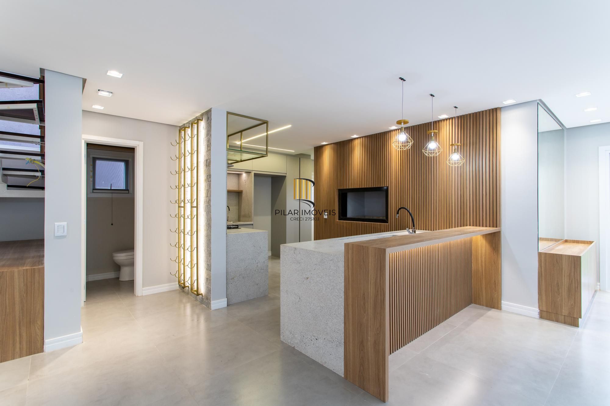 Casa Condominio para Venda - 300m², 3 dormitórios, sendo 3 suites, 2 vagas - Alphaville