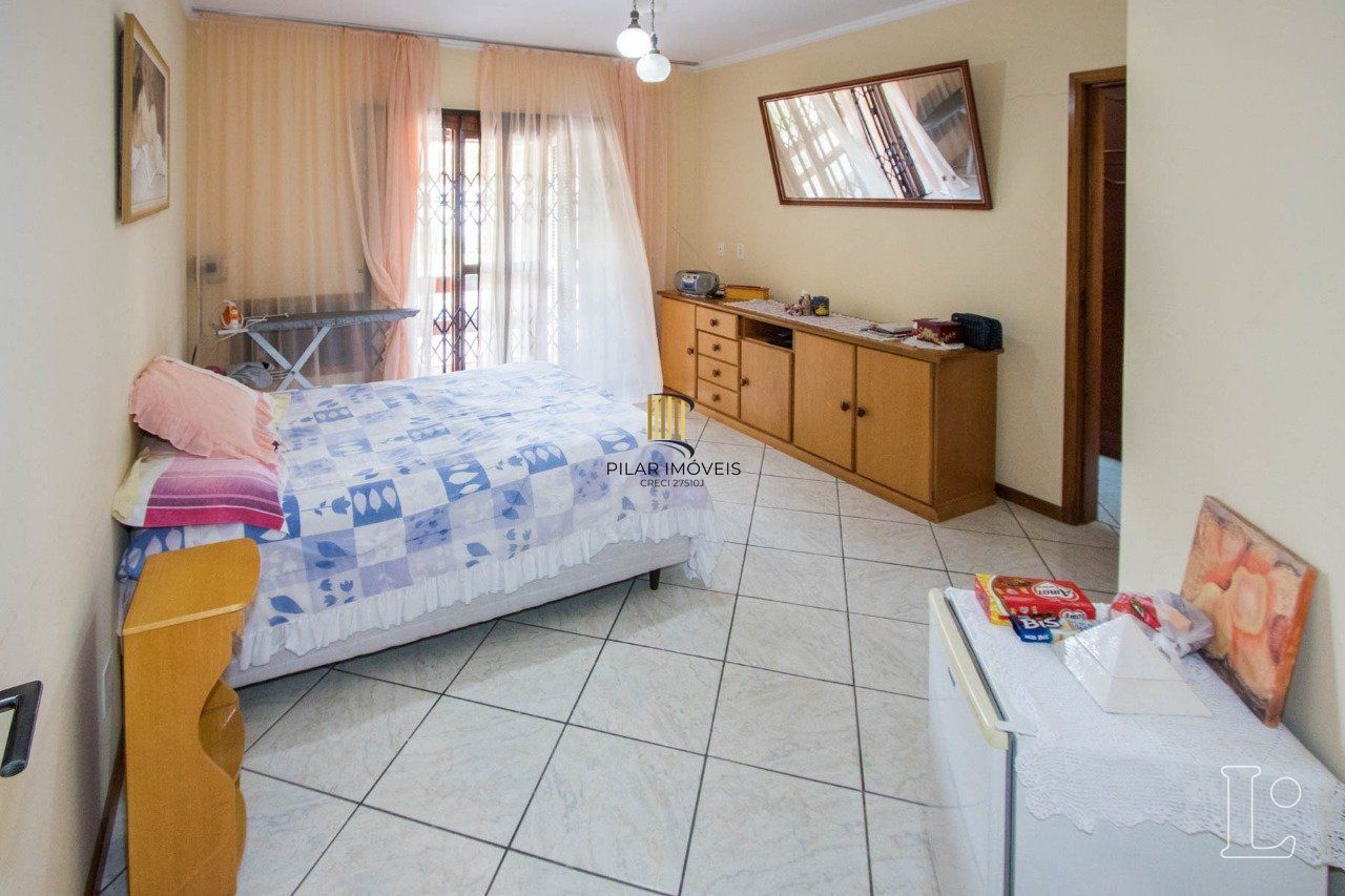 Casa para Venda com 3 dormitórios, sendo 1 suites, e 3 vagas no bairro Imperial Parque