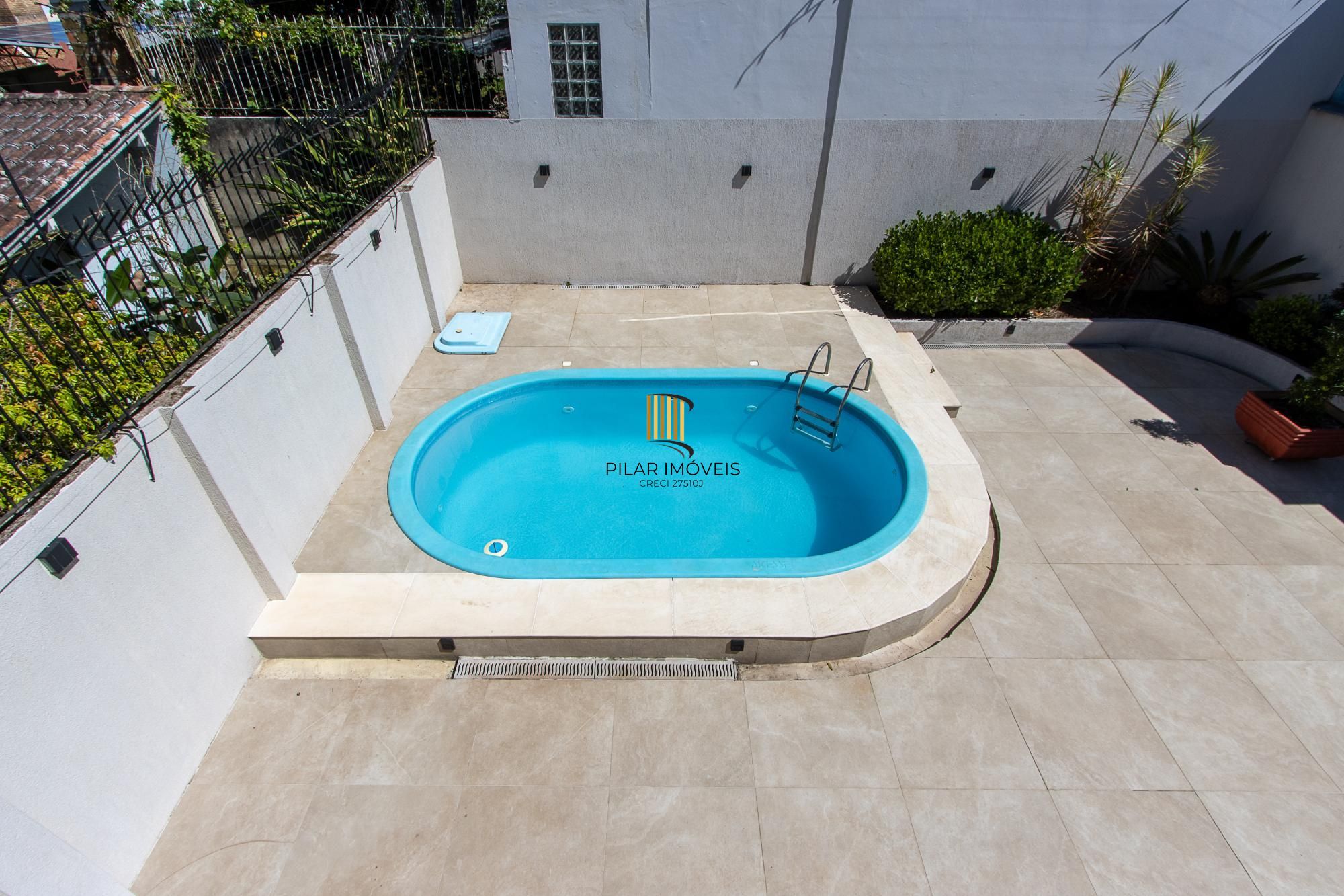 Casa 4 dormitórios no bairro Cristal