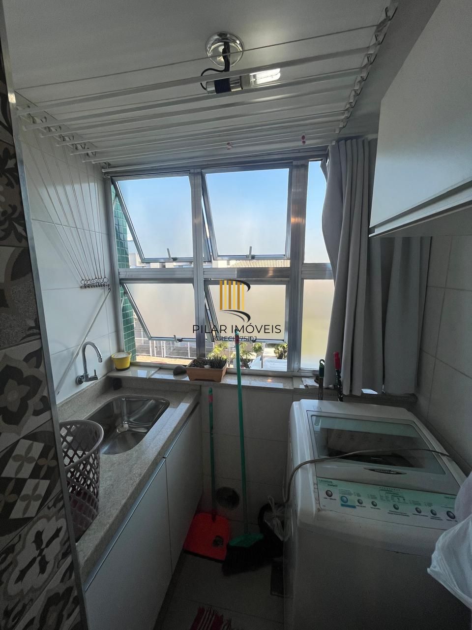 Apartamento  REFORMADO e MOBILIADO em ótima localização!!!