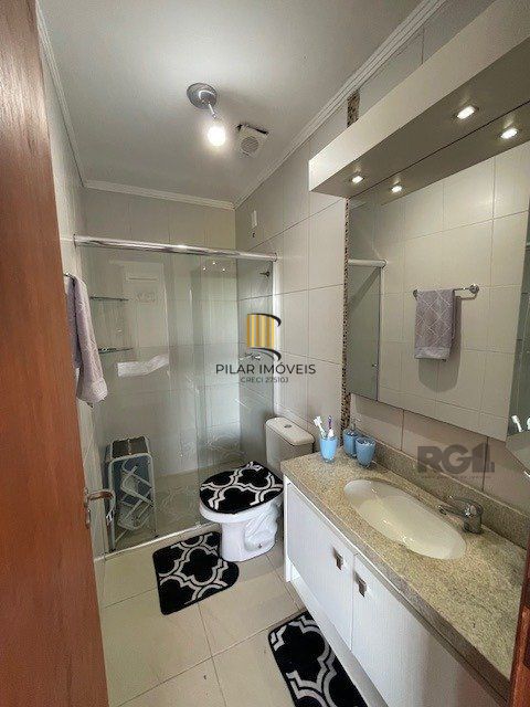 Casa 2 dormitórios no bairro Guarujá