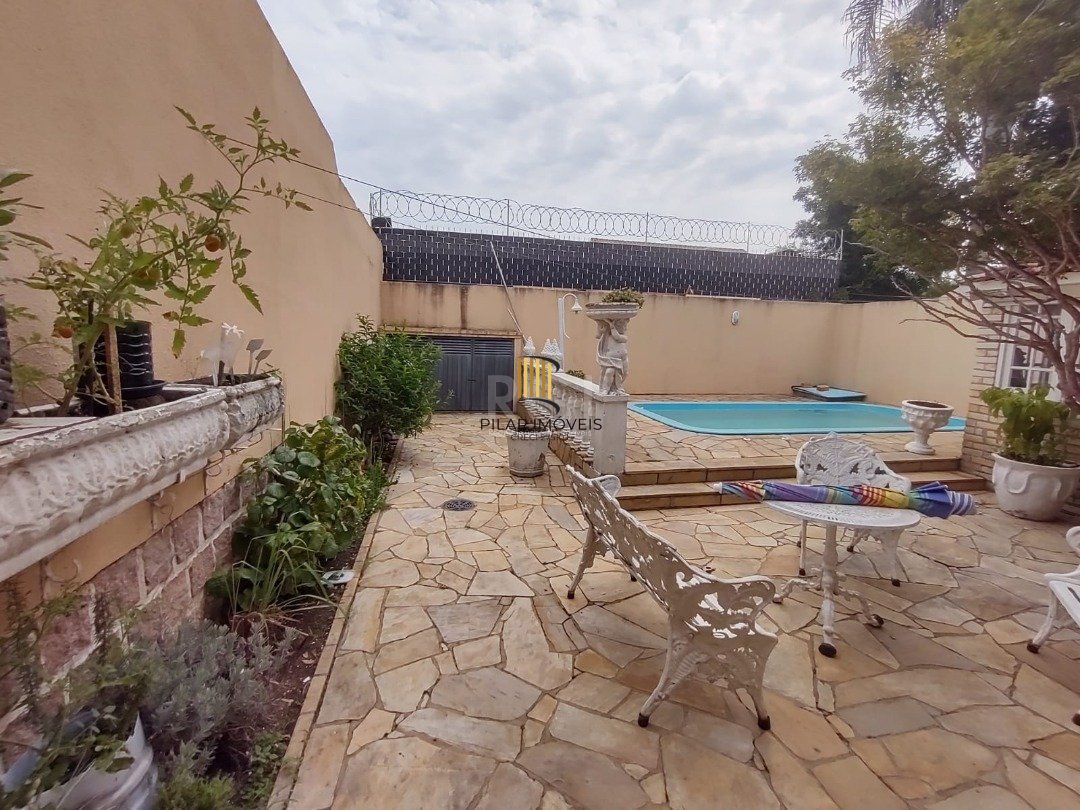 Casa para Venda - 200m², 4 dormitórios, sendo 1 suites, 3 vagas - Ipanema