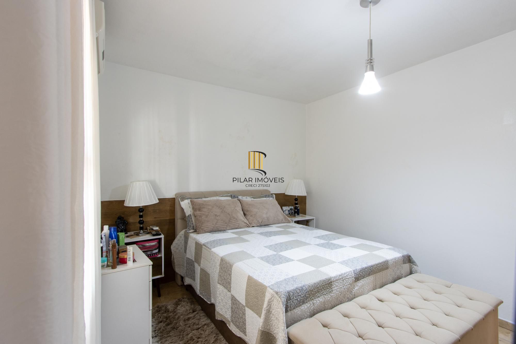 Casa em Vila Nova, Porto Alegre! Com 160m² de área privativa e um total de 899m²