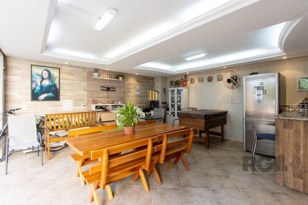Casa 3 dormitórios no bairro Medianeira