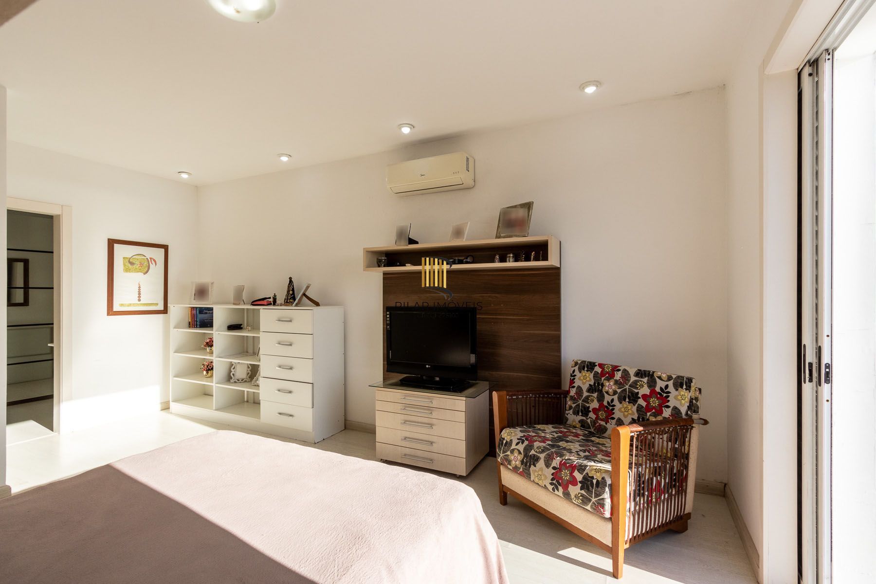 Casa para Venda - 470m², 3 dormitórios, sendo 1 suites, 6 vagas - Nonoai