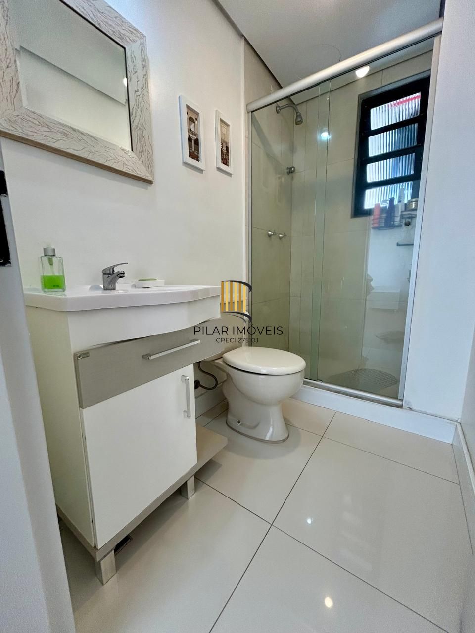 Belo apartamento, 2 quartos, elevador - Bairro Glória