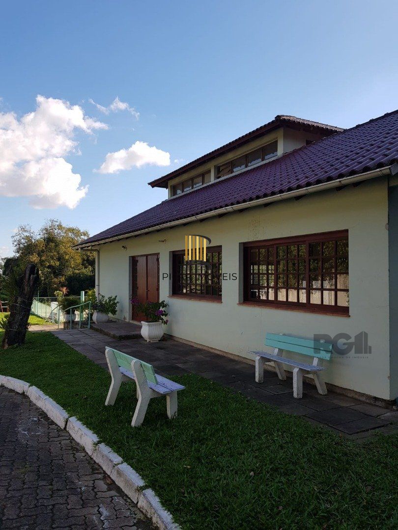 Casa Condominio para Venda - 270m², 3 dormitórios, sendo 3 suites, 2 vagas - Cavalhada