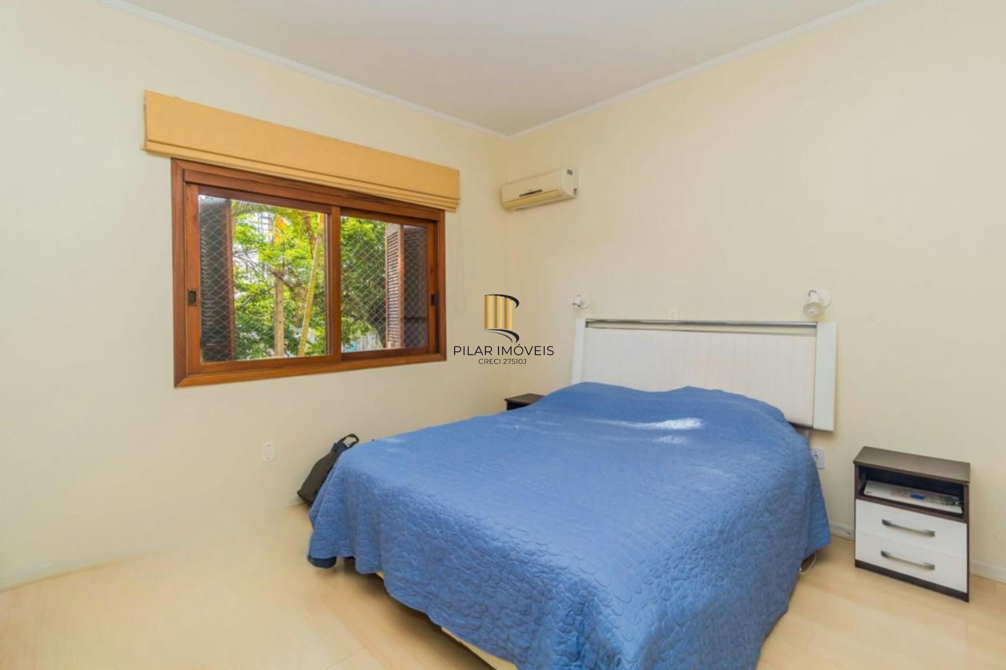 Apartamento de 2 dormitórios e 2 vagas no bairro Petropolis