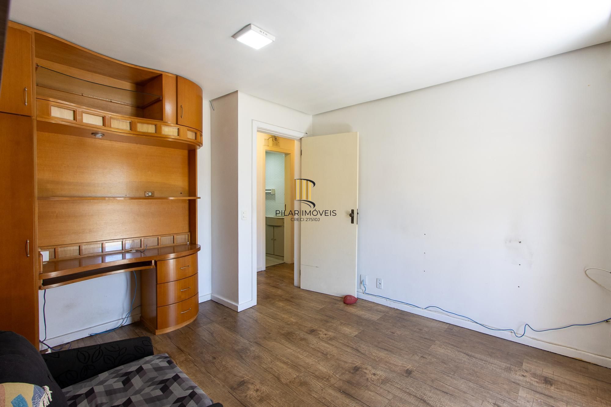 Casa em condomínio, 2 dormitórios, 1 vaga escriturada - Bairro Cavalhada