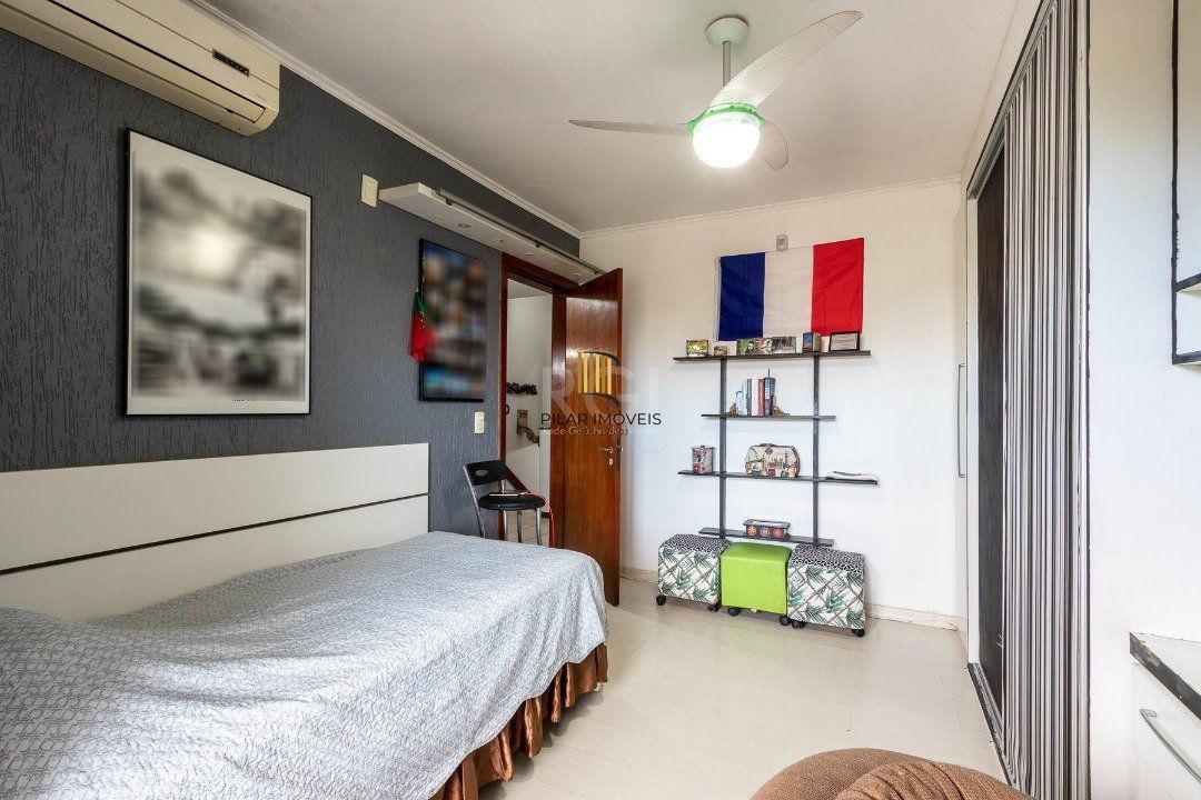 Casa para Venda com 3 dormitórios, sendo 1 suites e 4 vagas no bairro Ipanema