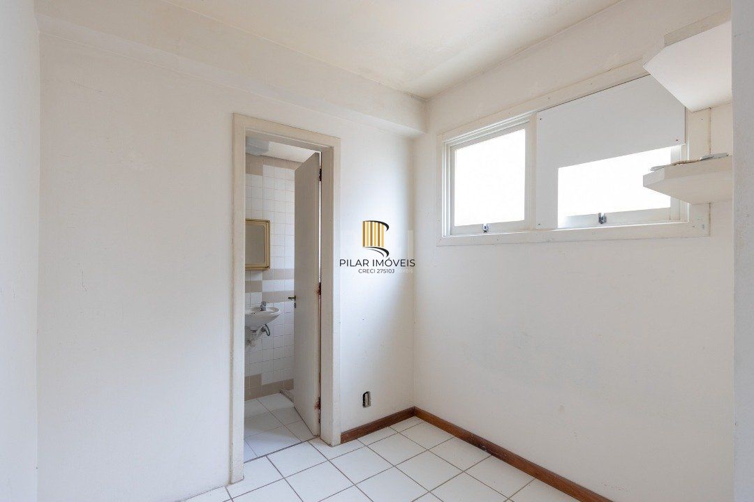 Cobertura para Venda - 302m², 4 dormitórios, sendo 1 suites, 3 vagas - Menino Deus