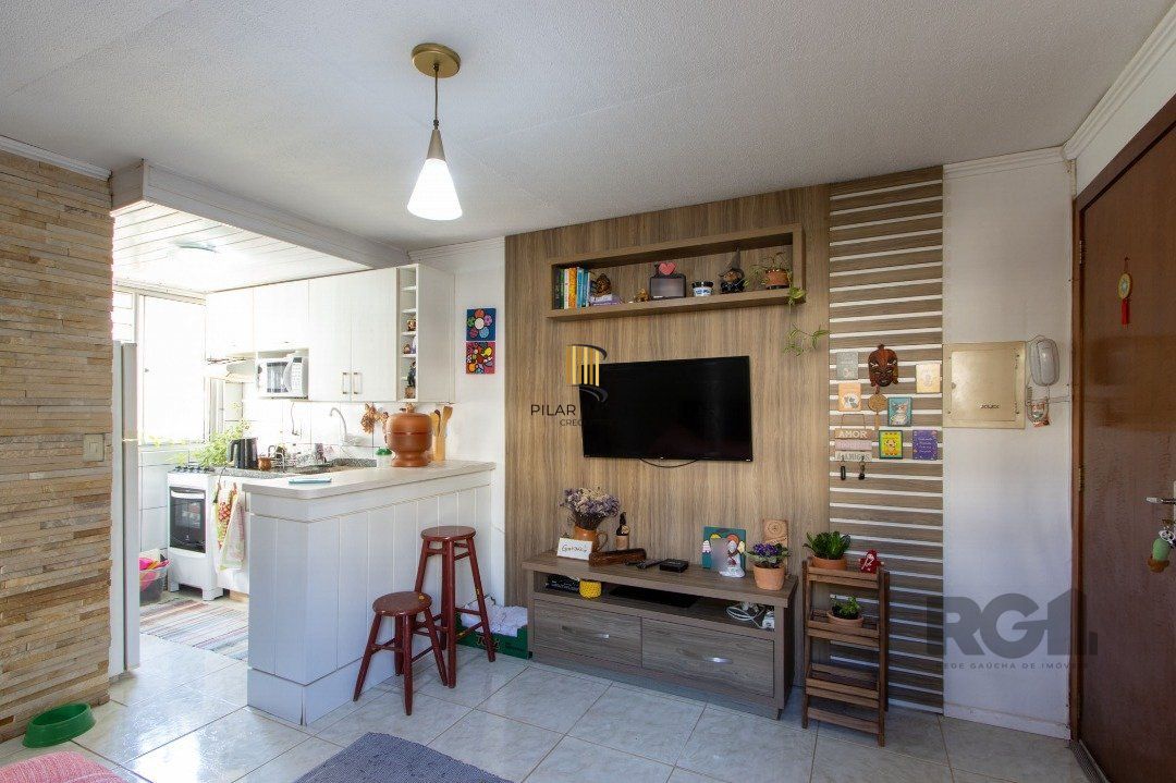 Apartamento semimobiliado com 2 dormitórios, banheiro social e 1vaga rotativa