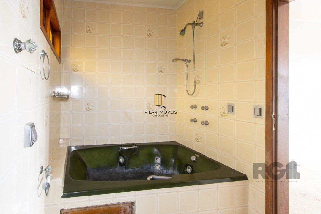 Casa para Venda - 361.95m², 4 dormitórios, sendo 2 suites, 3 vagas - Nonoai