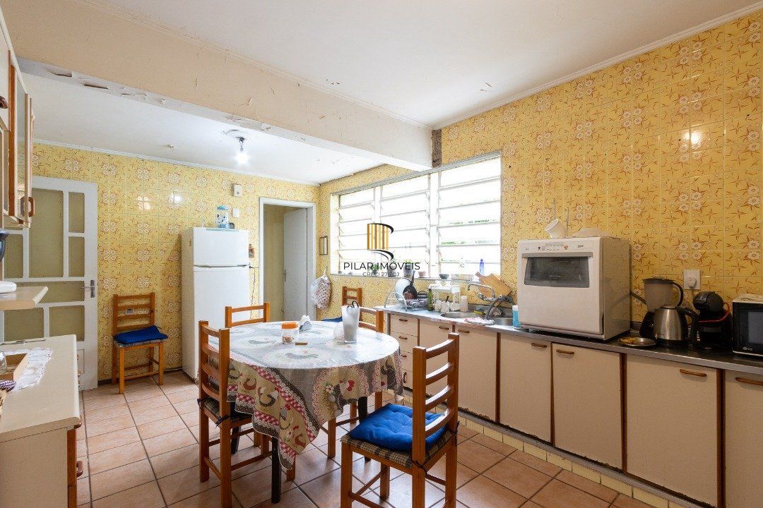 Casa 4 Dormitório(s) Bairro Medianeira