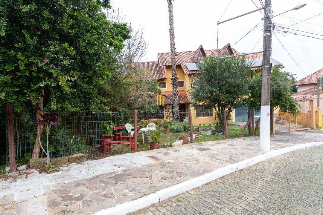 Casa Condominio para Venda - 386m², 3 dormitórios, sendo 2 suites, 2 vagas - Espirito Santo