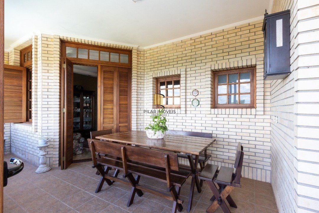 Casa de Condomínio 4 dormitórios no bairro Nonoai
