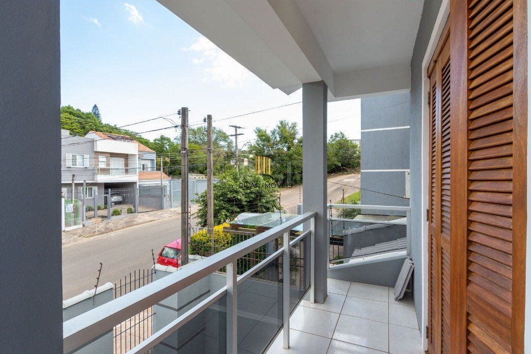 Casa para Venda - 247m², 3 dormitórios, sendo 1 suites, 4 vagas - Vila Nova