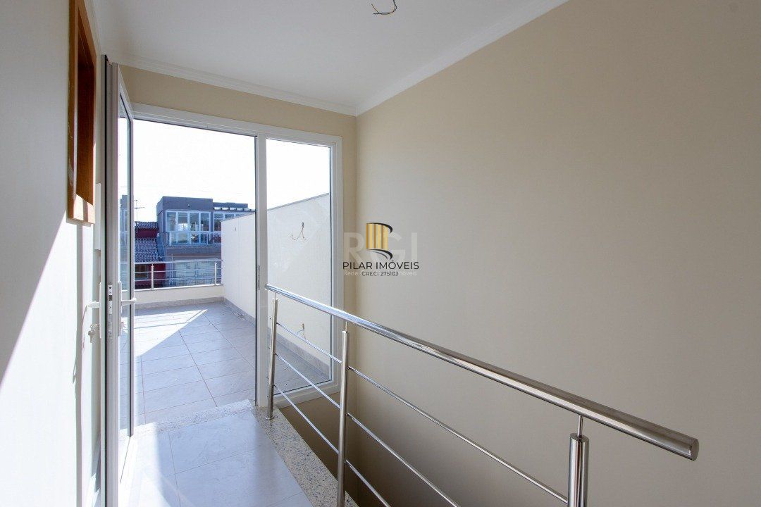 Casa 3 dormitórios no bairro Hípica