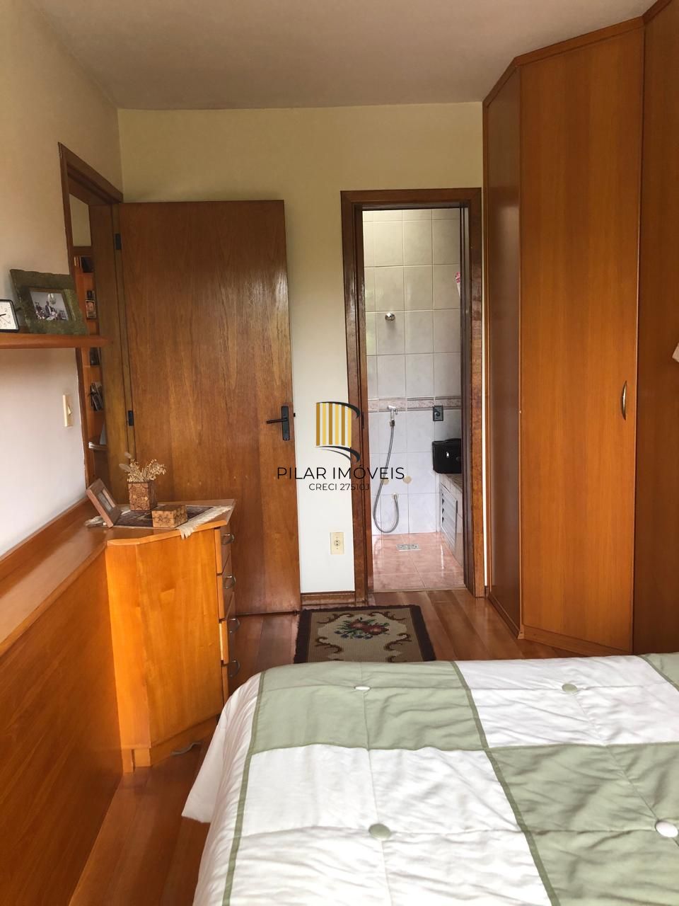 Casa de condomínio, 3 quartos, 1 suíte, 1 vaga coberta, no bairro Espirito Santo.